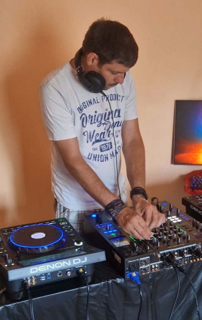 DJ Mindluxx Mixer Details